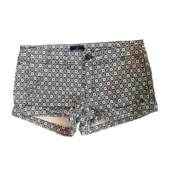 American Eagle Outfitters Pants - American Eagle Shorts Size 6